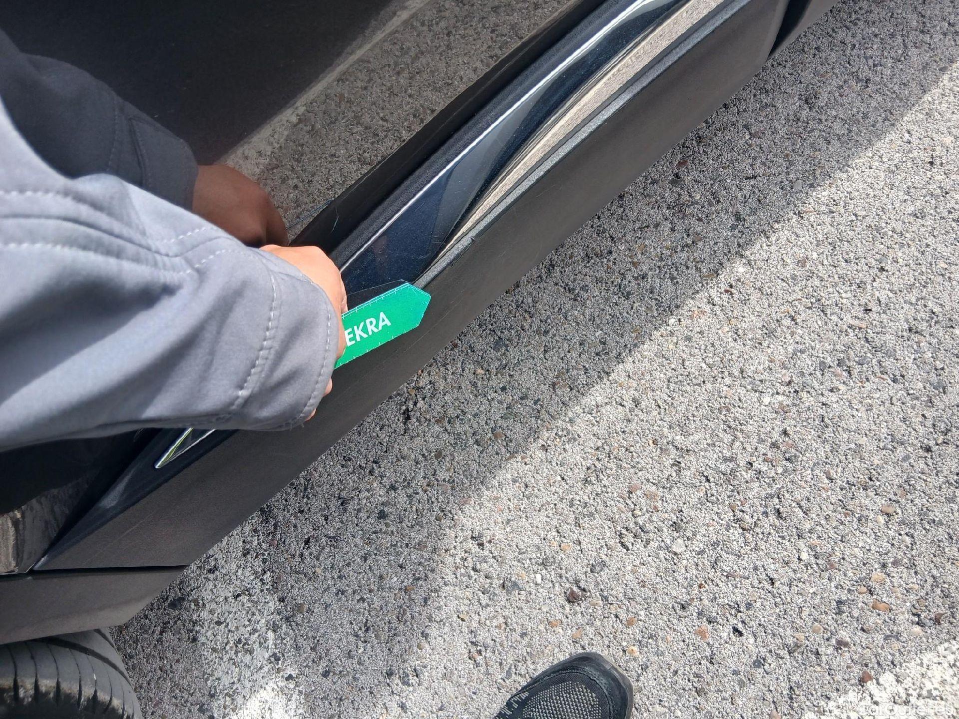  Peugeot  3008 PEUGEOT  Hybrid / 2020 / 5P / todoterreno 225 e-EAT8 Allure (AC2) #44