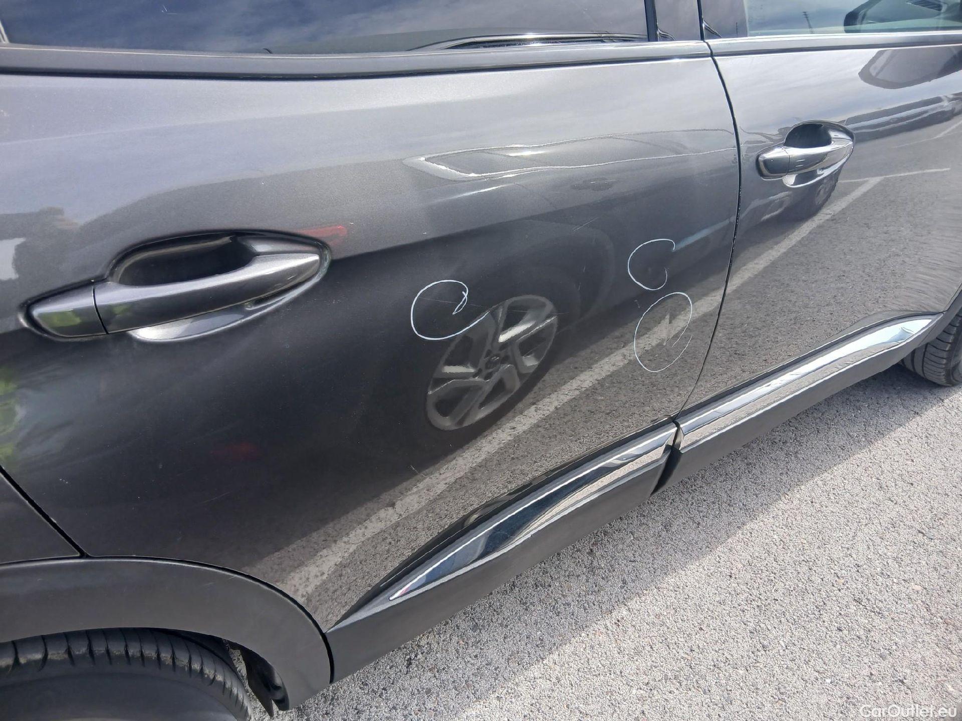  Peugeot  3008 PEUGEOT  Hybrid / 2020 / 5P / todoterreno 225 e-EAT8 Allure (AC2) #42