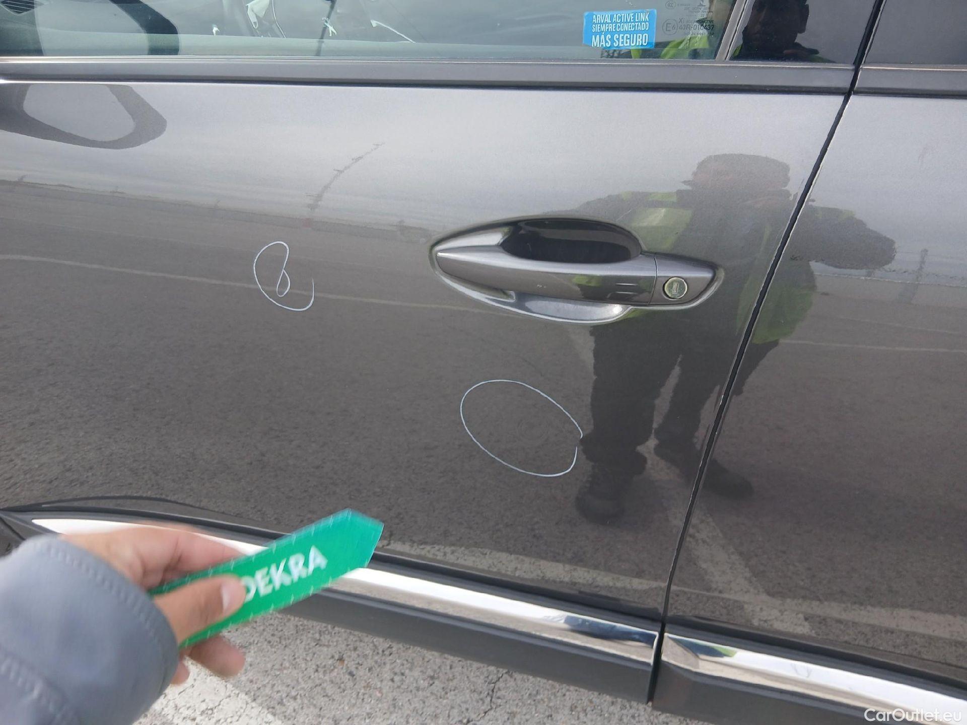  Peugeot  3008 PEUGEOT  Hybrid / 2020 / 5P / todoterreno 225 e-EAT8 Allure (AC2) #26