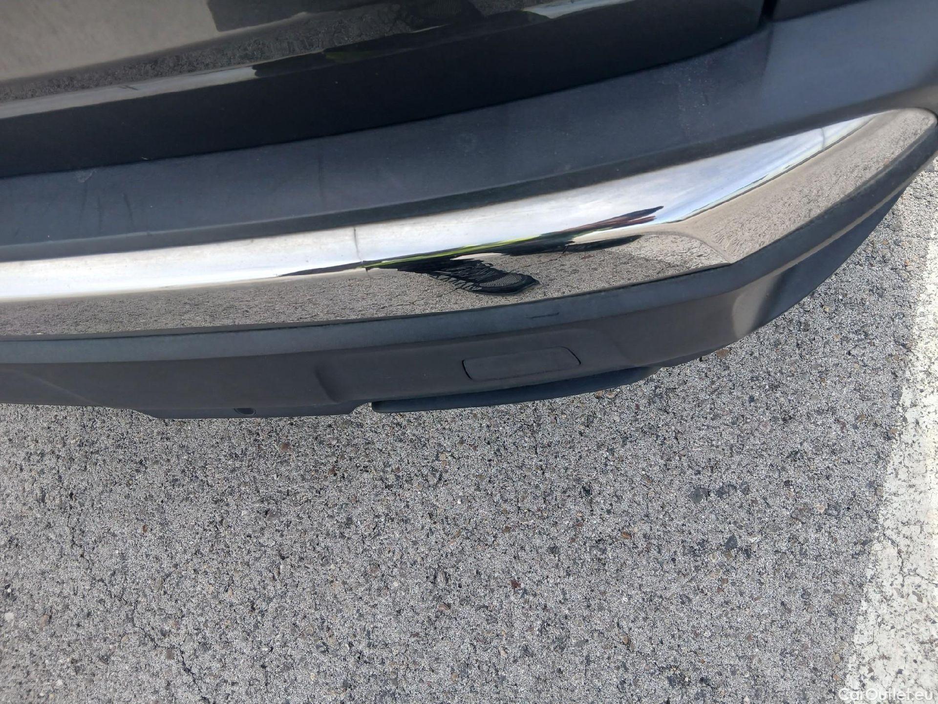  Peugeot  3008 PEUGEOT  Hybrid / 2020 / 5P / todoterreno 225 e-EAT8 Allure (AC2) #36