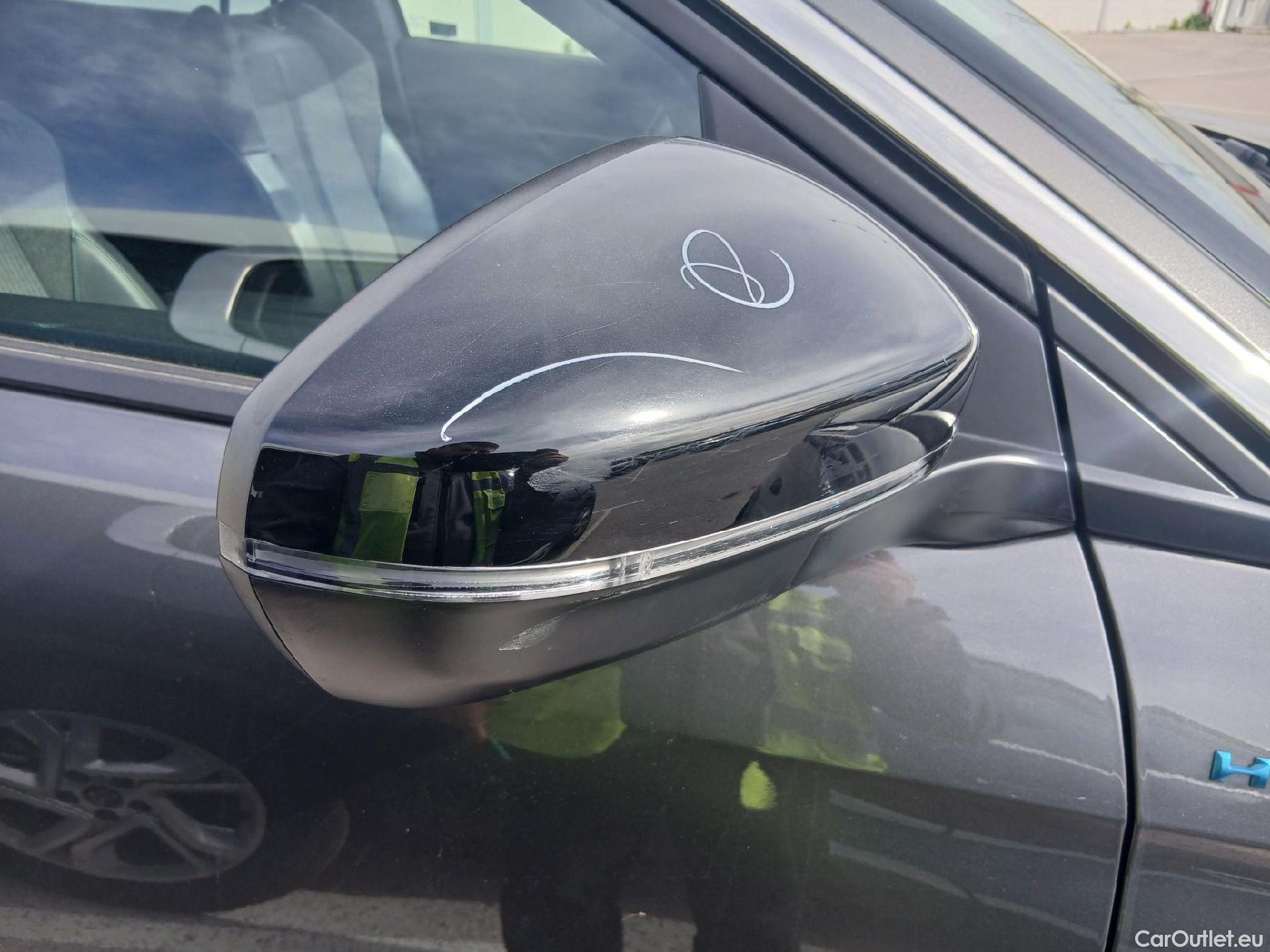  Peugeot  3008 PEUGEOT  Hybrid / 2020 / 5P / todoterreno 225 e-EAT8 Allure (AC2) #46