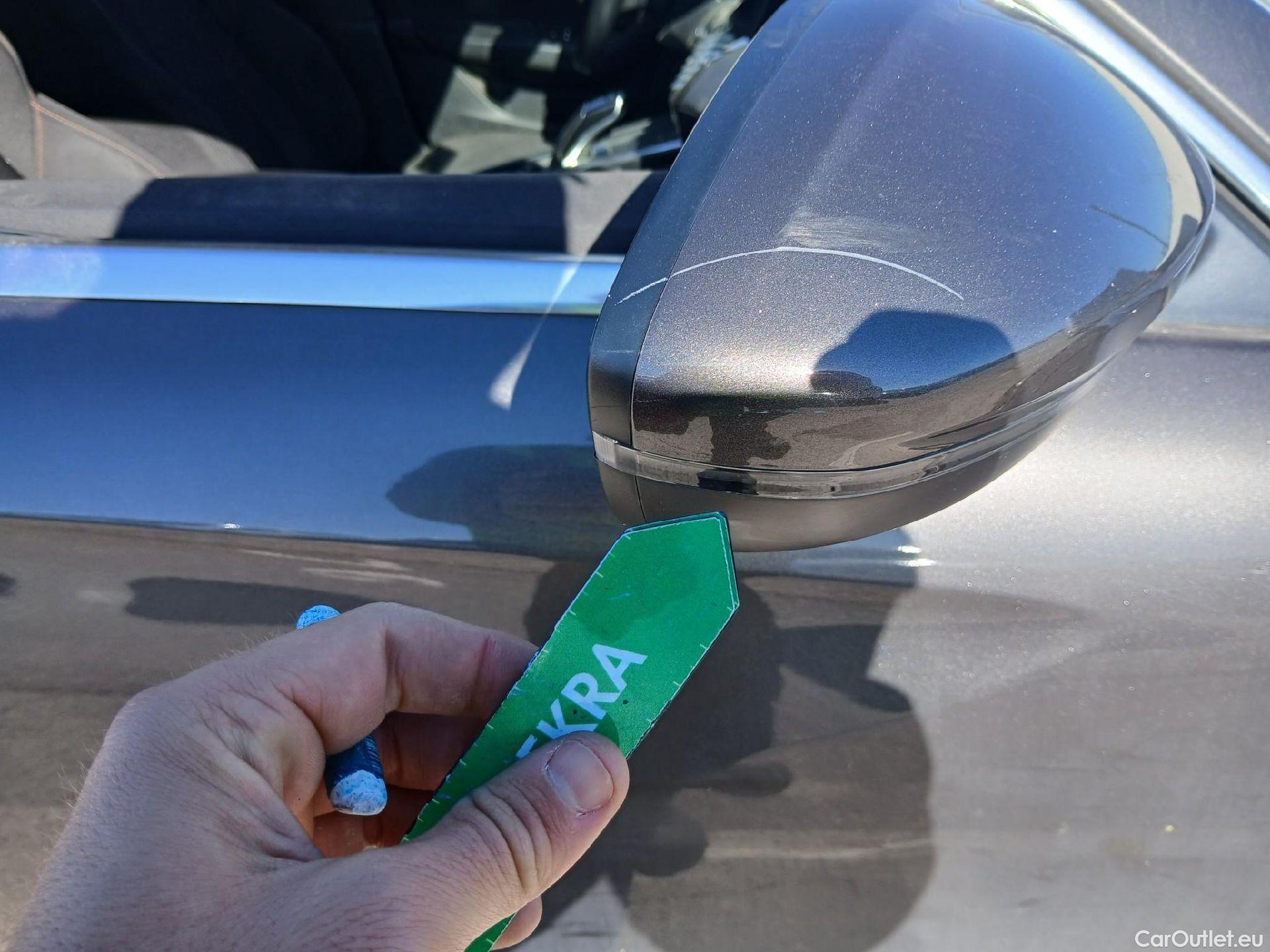  Peugeot  508 PEUGEOT  / 2018 / 5P / berlina con portón 5P Business Line BlueHDi 130 EAT8 (AC) #30