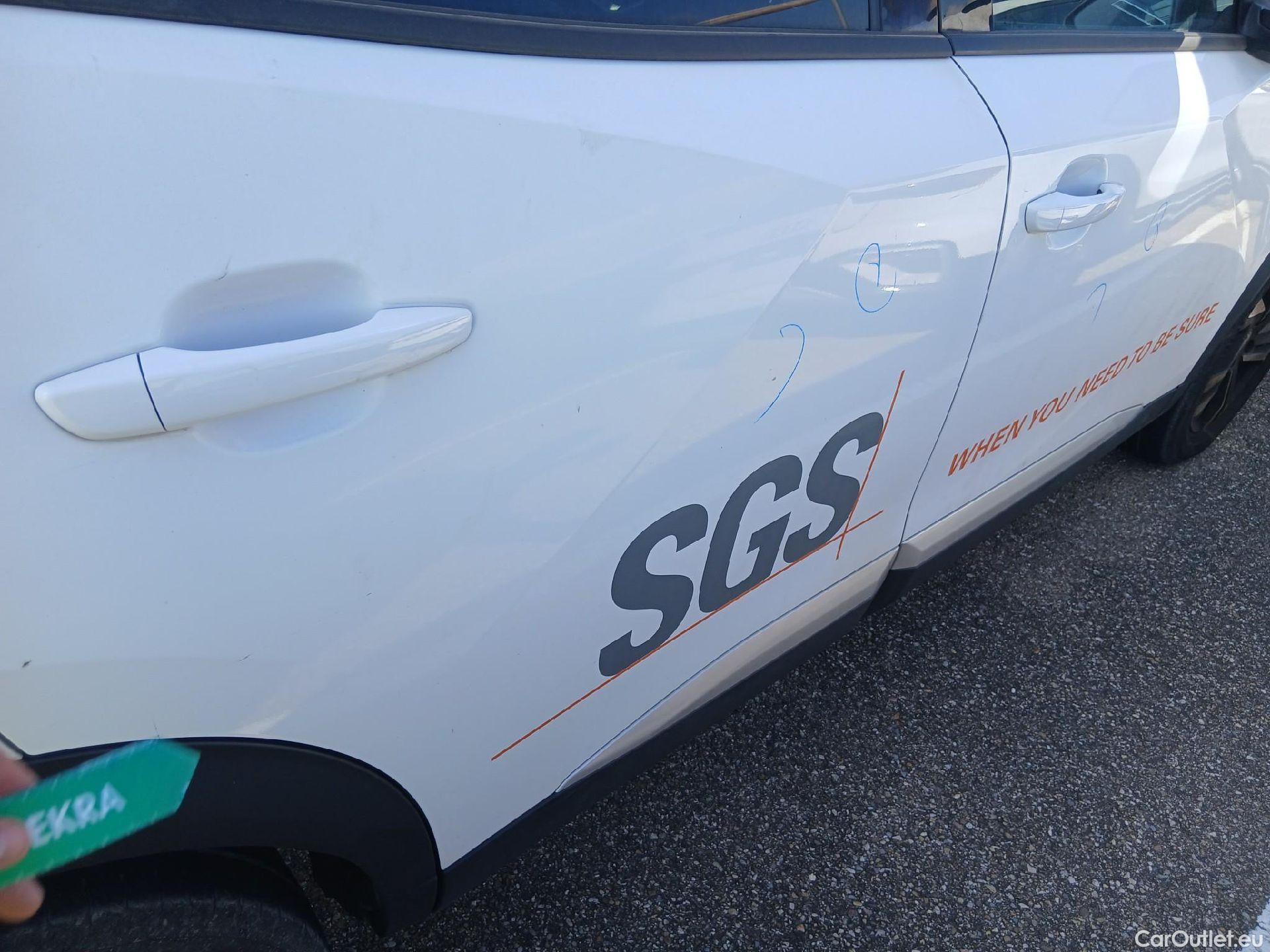  Peugeot  2008 PEUGEOT  / 2019 / 5P / todoterreno Allure BlueHDI 81kW (110CV) #37