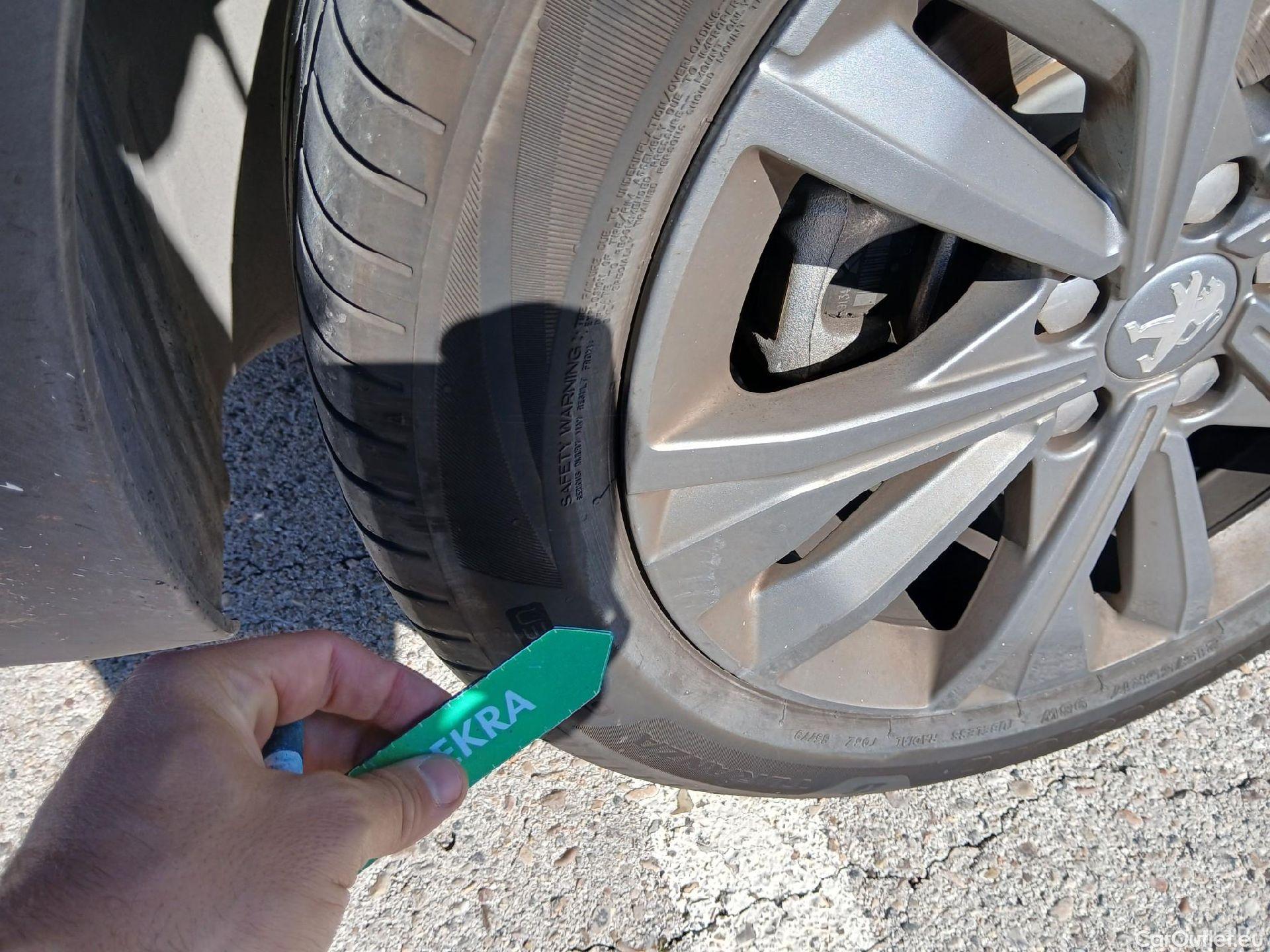  Peugeot  508 PEUGEOT  / 2018 / 5P / berlina con portón 5P Business Line BlueHDi 130 EAT8 (AC) #23