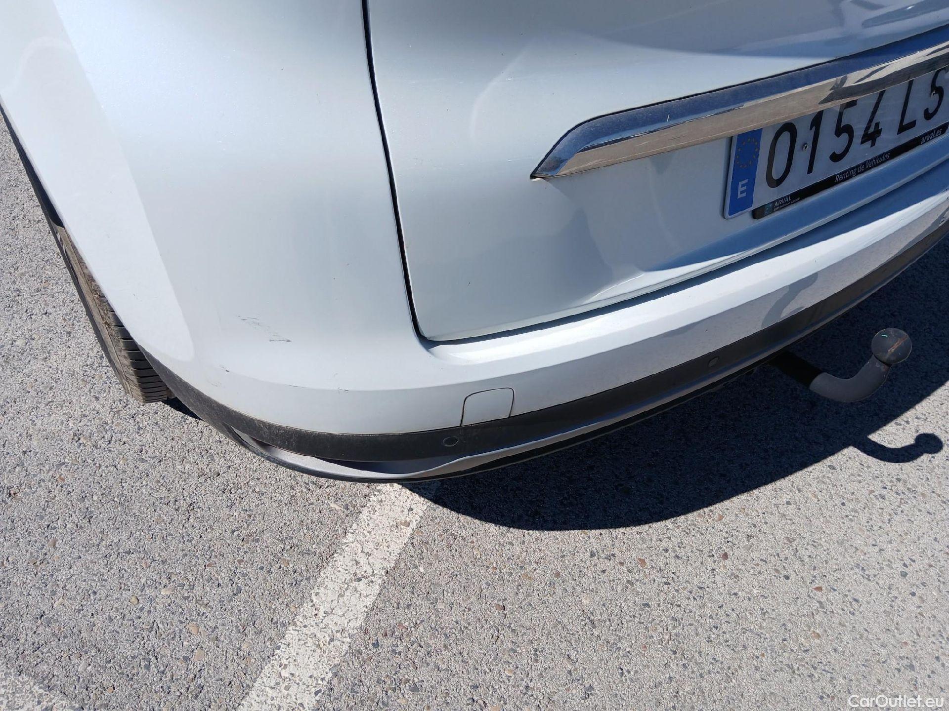  Renault  Grand Scenic RENAULT Grand Scénic / 2016 / 5P / monovolumen compacto Limited TCe 103 kW (140CV) EDC GPF MY21 #24