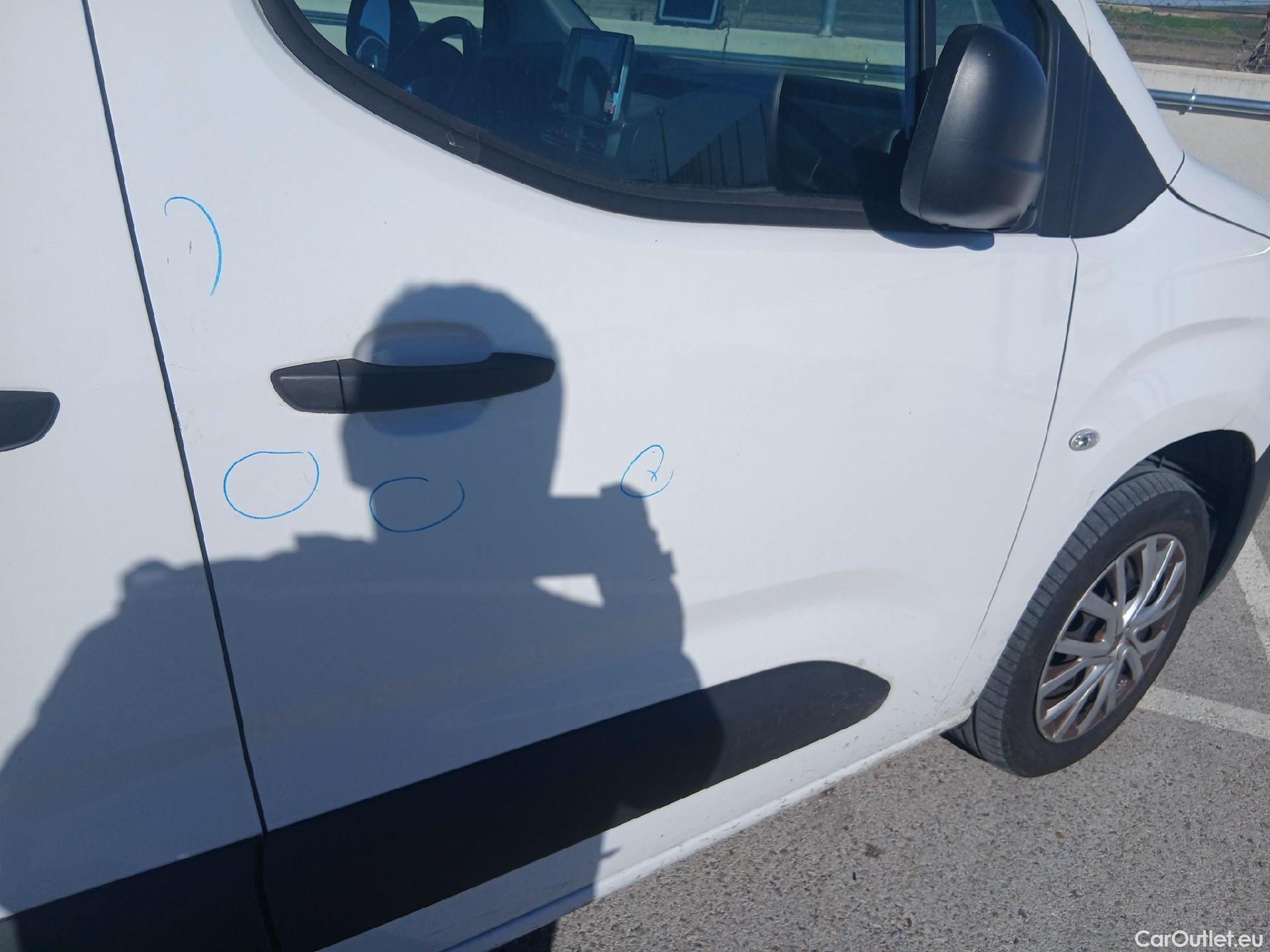  Citroen  Berlingo CITROEN  / 2018 / 4P / combi Talla M BlueHDi 100 S&S LIVE PACK BUSINE #20