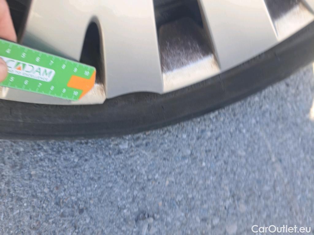  Citroen  Berlingo CITROEN  / 2015 / 4P / furgón derivado de turismo Electric Club #41