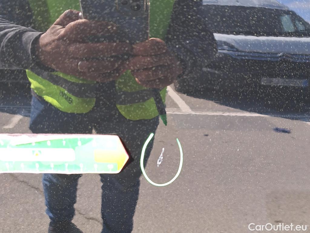  Citroen  Berlingo CITROEN  / 2018 / 5P / monovolumen compacto Talla M BlueHDi 100 S&S FEEL PACK #29