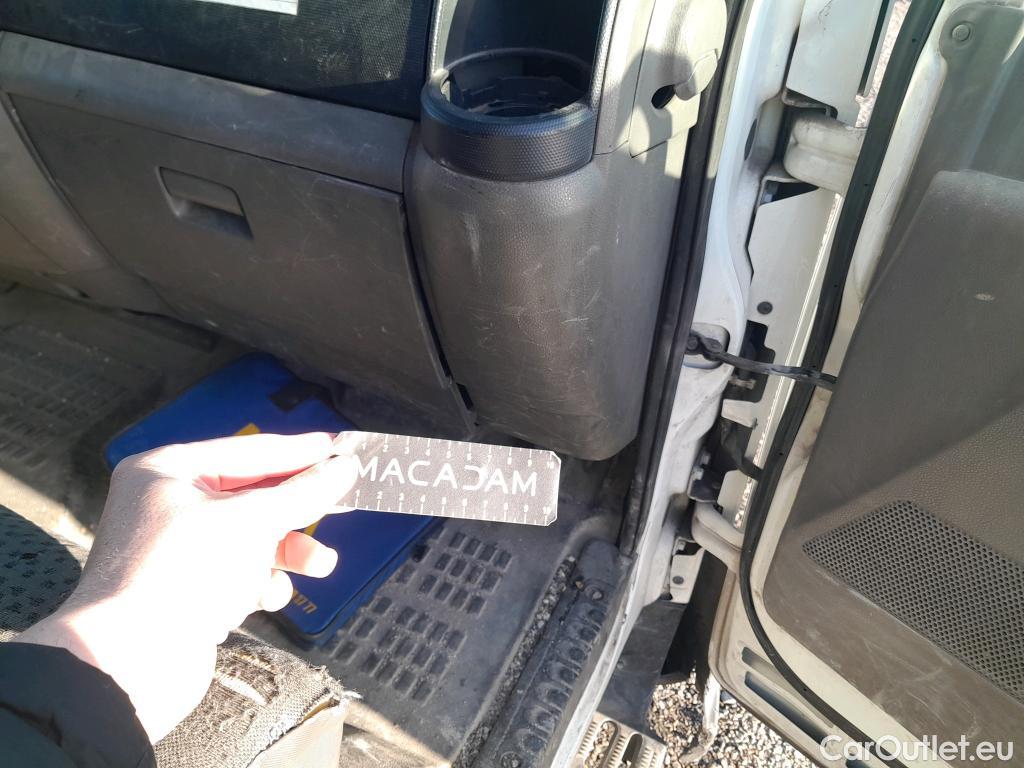  Nissan  Cabstar NISSAN  VU 2p 3G chasis cabina 35.13/3 Básico AA Cabina Abatible L #PLATAFORMA + CESTA ELEVADORA MOVEX# #35