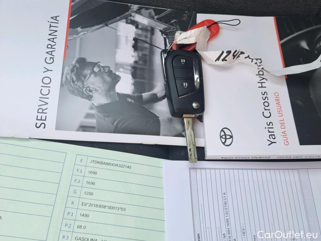  Toyota  Yaris Cross TOYOTA  / 2021 / 5P / todoterreno 1.5 120H Business Plus #2