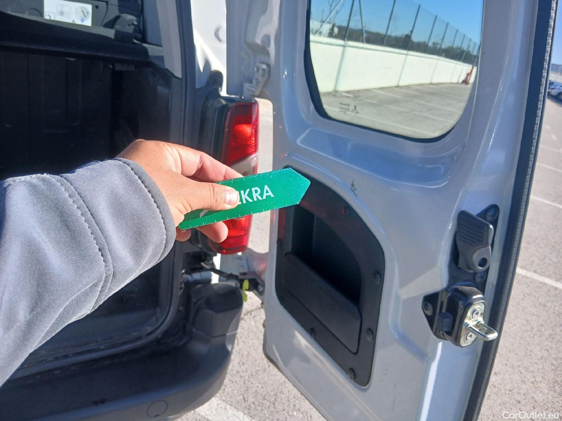  Citroen  Berlingo CITROEN  / 2018 / 4P / combi Talla M BlueHDi 100 S&S LIVE PACK BUSINE #1