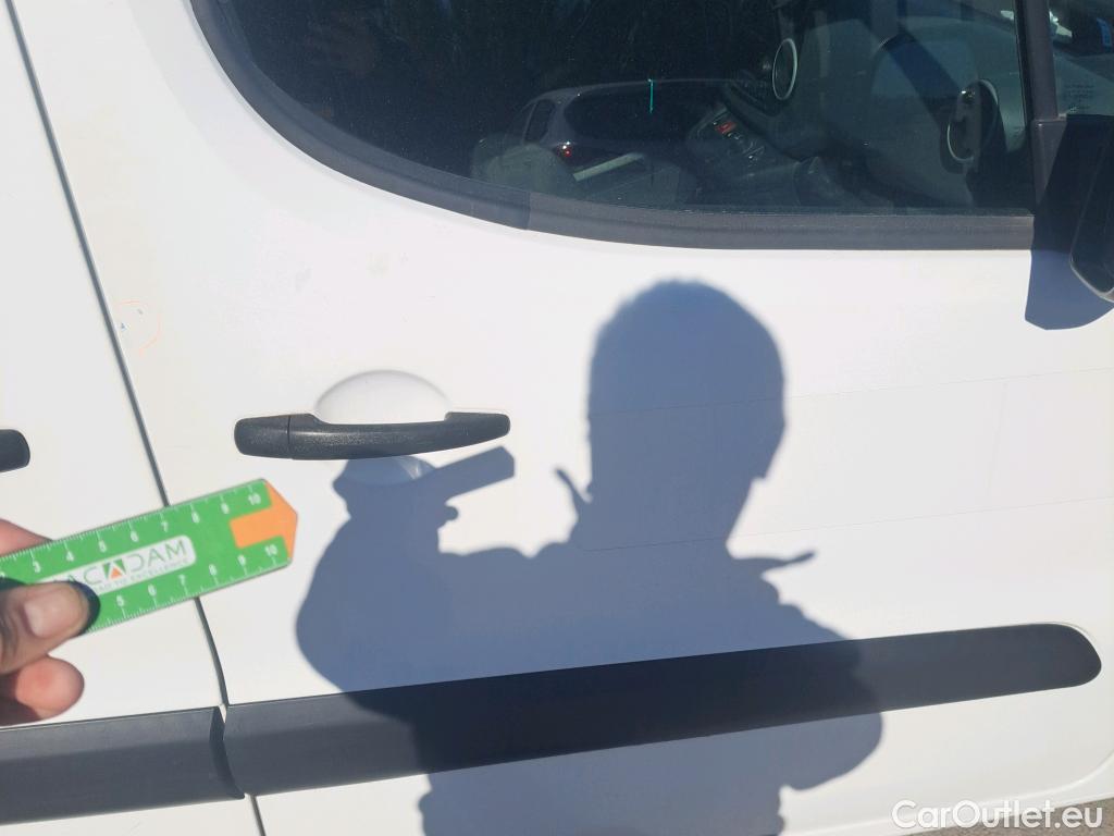  Citroen  Berlingo CITROEN  / 2015 / 4P / furgón derivado de turismo Electric Club #49