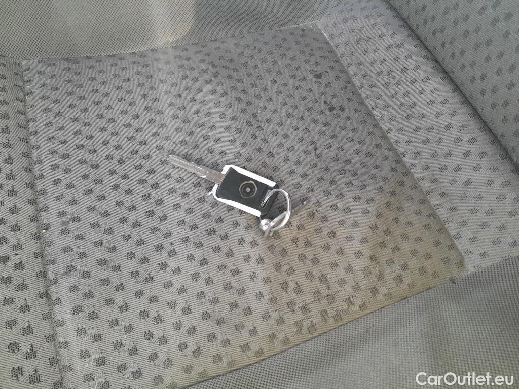  Nissan  Cabstar NISSAN  VU 2p 3G chasis cabina 35.13/3 Básico AA Cabina Abatible L #PLATAFORMA + CESTA ELEVADORA MOVEX# #4