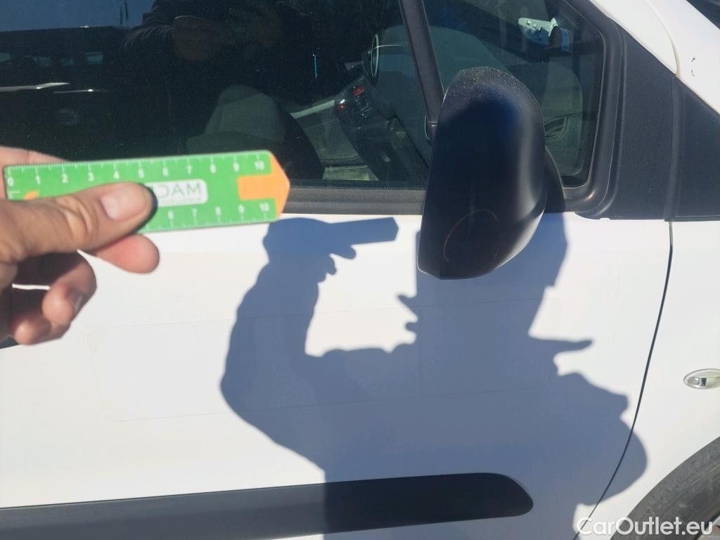  Citroen  Berlingo CITROEN  / 2015 / 4P / furgón derivado de turismo Electric Club #47