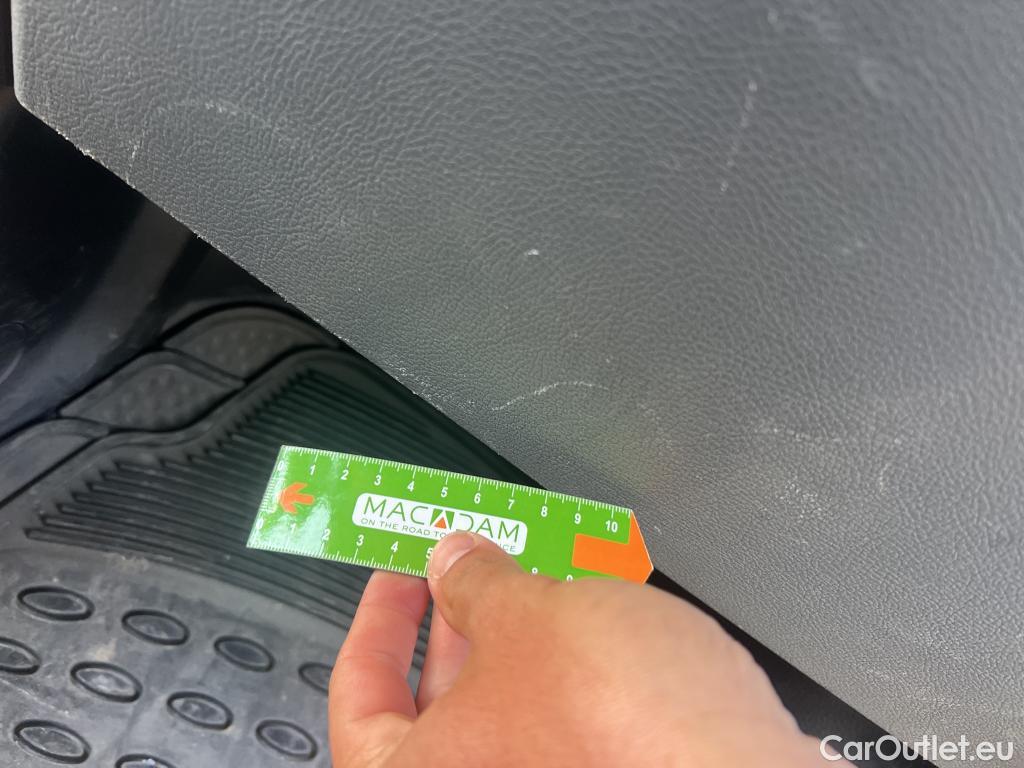  Ford  Transit FORD  / 2013 / 4P / furgón 350 96kW L3H2 Van Trend Delantera #35