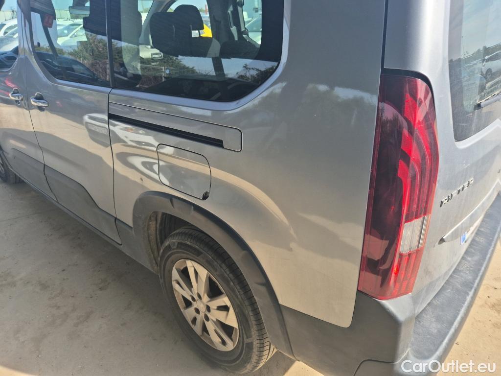  Peugeot  RIFTER PEUGEOT  / 2018 / 5P / monovolumen compacto Active Nav+ Long BlueHDi 73kW #24