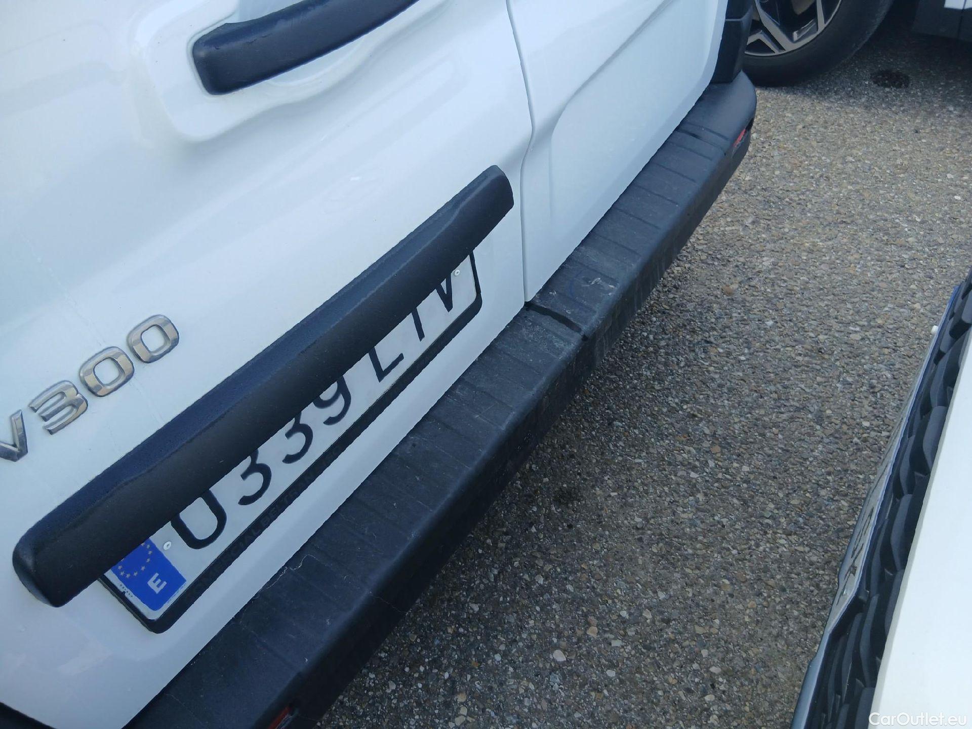  Nissan  NV300 NISSAN  / 2021 / 4P / monovolumen Combi 9 2.0dCi 81kW L1H1 1T Comfort #12