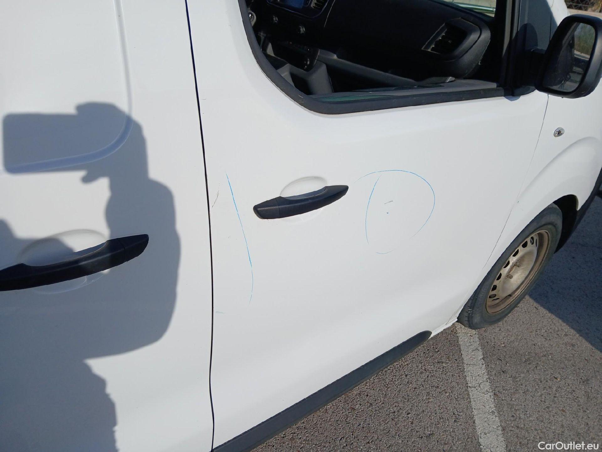  Opel  Vivaro OPEL  / 2019 / 4P / furgón 1.5 Diésel 74kW (100CV) M Std Express (AC2) #48