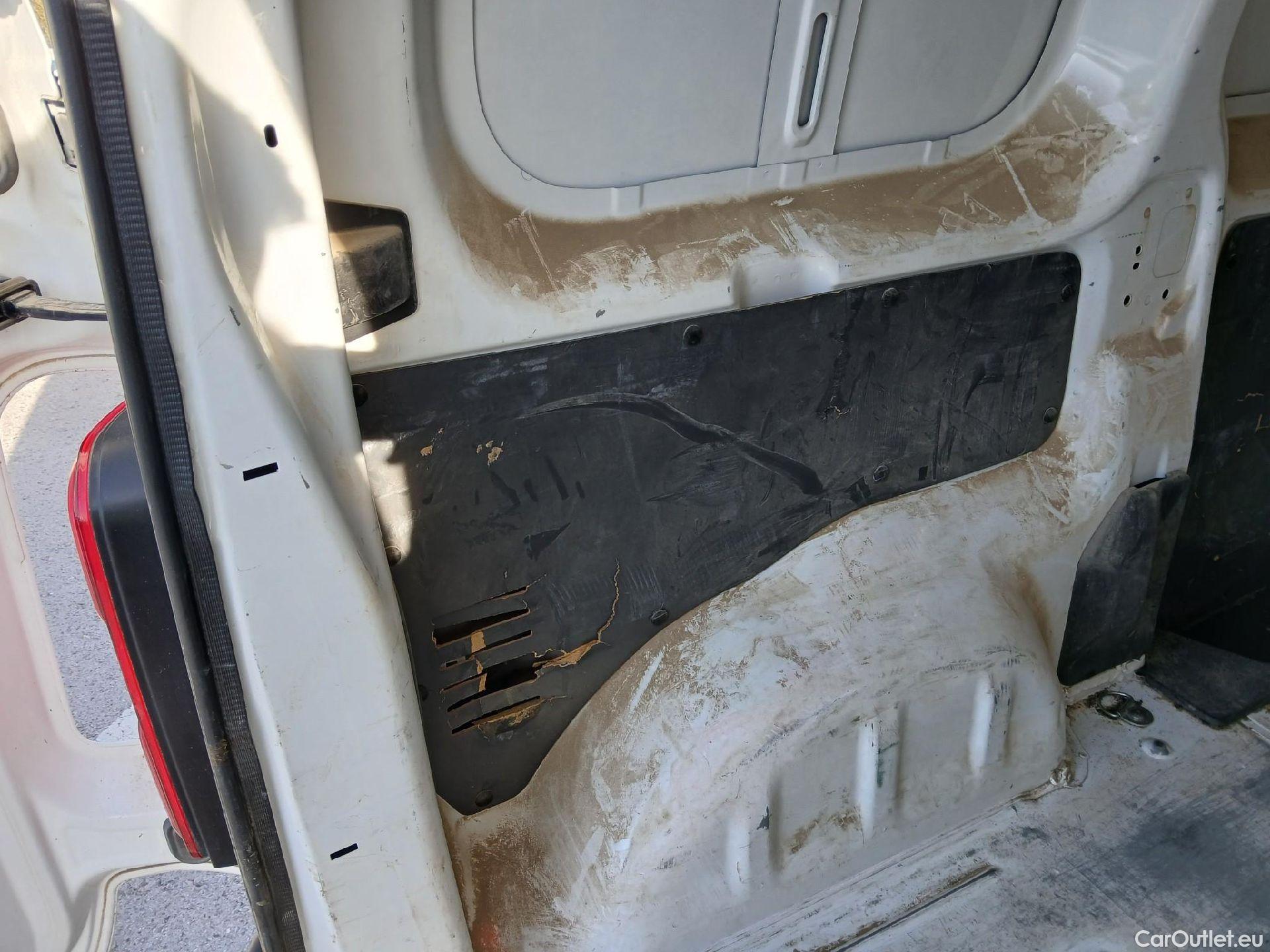  Opel  Vivaro OPEL  / 2019 / 4P / furgón 1.5 Diésel 74kW (100CV) M Std Express (AC2) #19