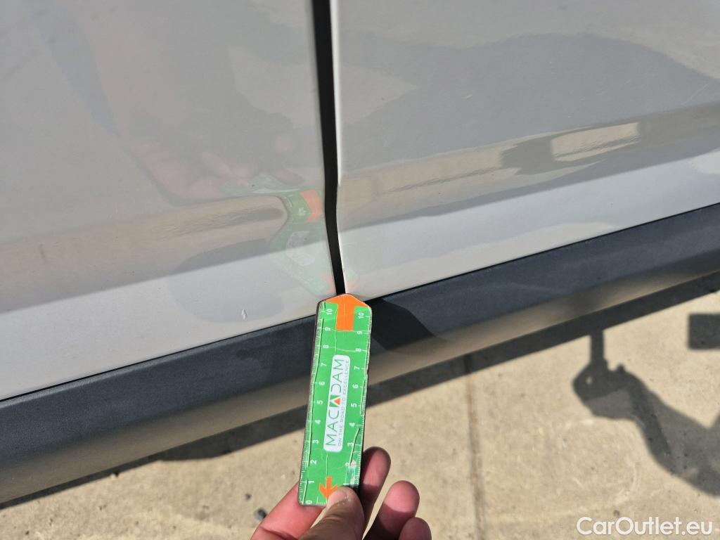  Opel  Combo OPEL  Life / 2018 / 5P / monovolumen compacto 1.5 TD 56kW (75CV) Selective L #24