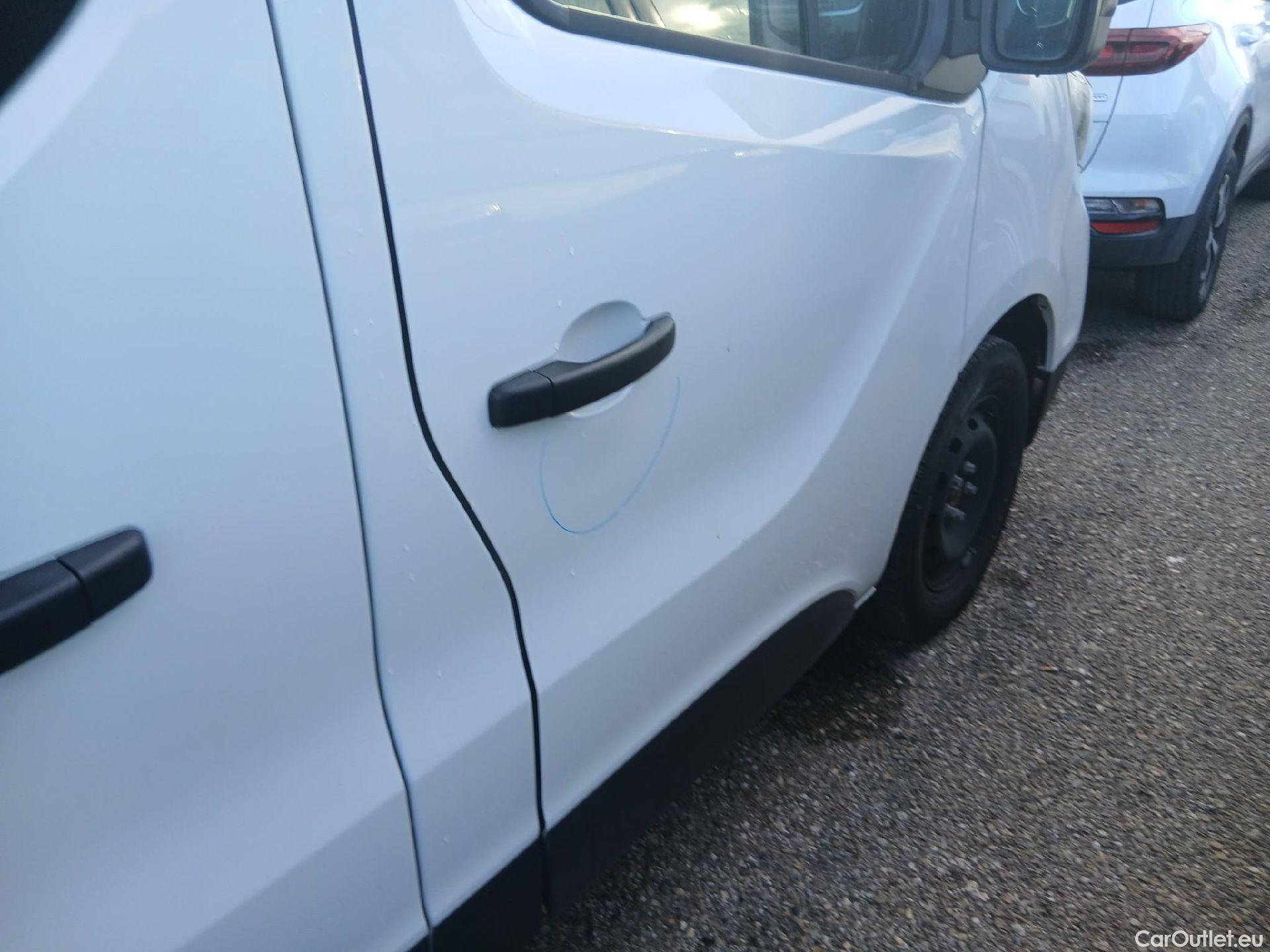  Nissan  NV300 NISSAN  / 2021 / 4P / monovolumen Combi 9 2.0dCi 81kW L1H1 1T Comfort #14