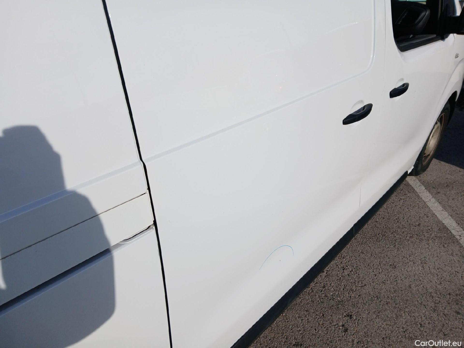  Opel  Vivaro OPEL  / 2019 / 4P / furgón 1.5 Diésel 74kW (100CV) M Std Express (AC2) #45