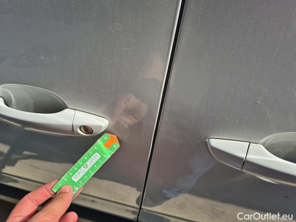  Opel  Combo OPEL  Life / 2018 / 5P / monovolumen compacto 1.5 TD 56kW (75CV) Selective L #4