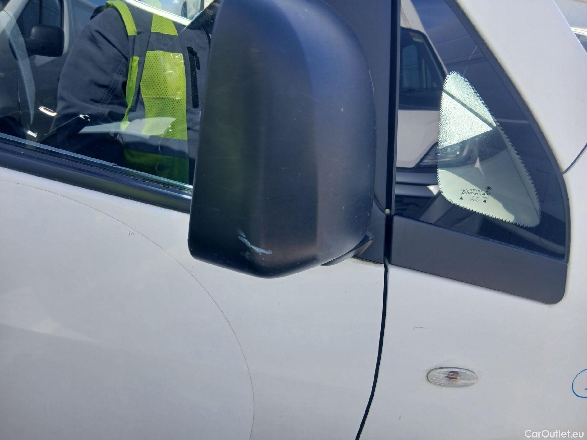  Nissan  NV200 NISSAN  VU 5p 1G furgón 1.5dCi 66kW (90CV) COMFORT #65