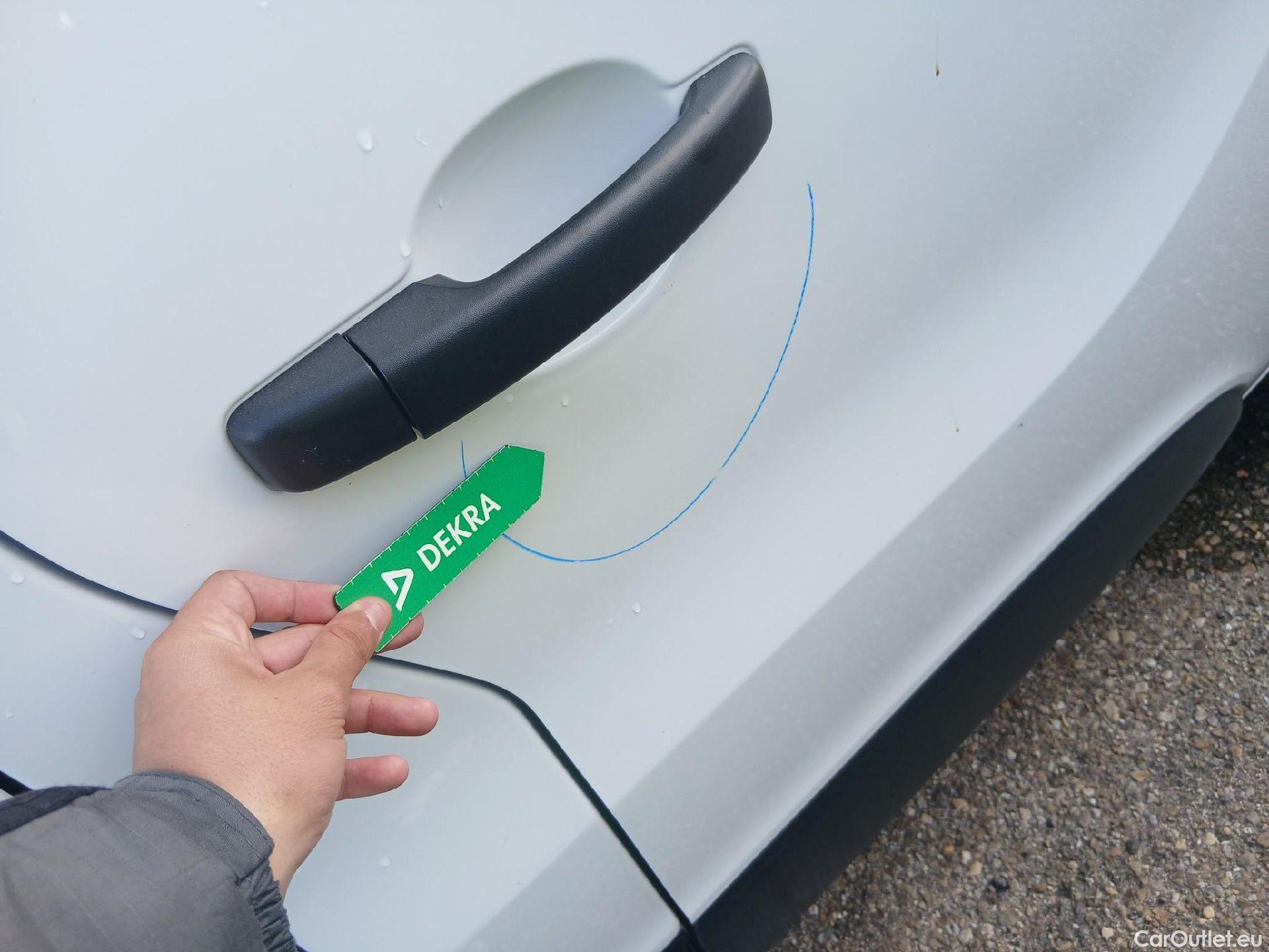  Nissan  NV300 NISSAN  / 2021 / 4P / monovolumen Combi 9 2.0dCi 81kW L1H1 1T Comfort #13