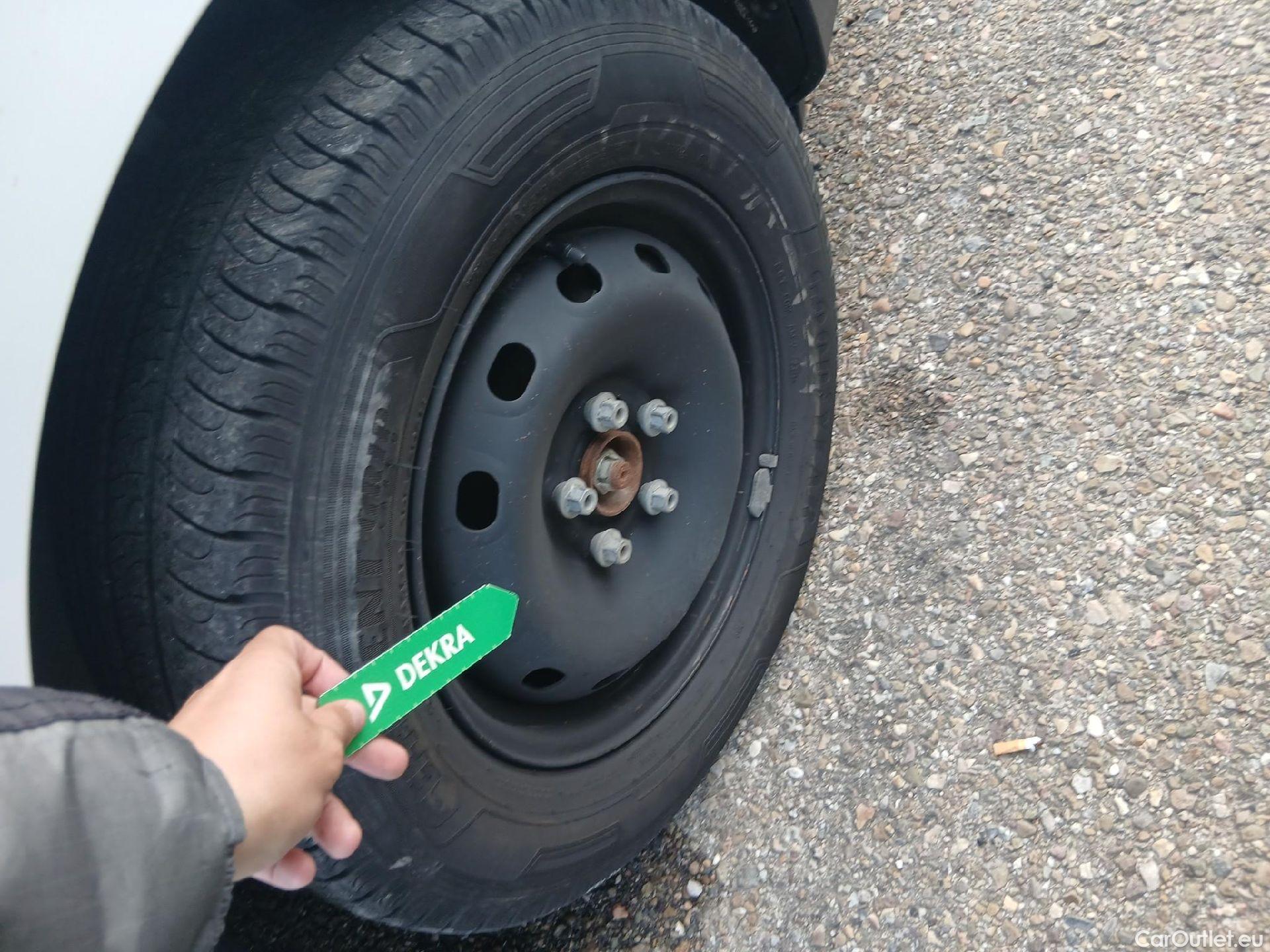  Nissan  NV300 NISSAN  / 2021 / 4P / monovolumen Combi 9 2.0dCi 81kW L1H1 1T Comfort #19