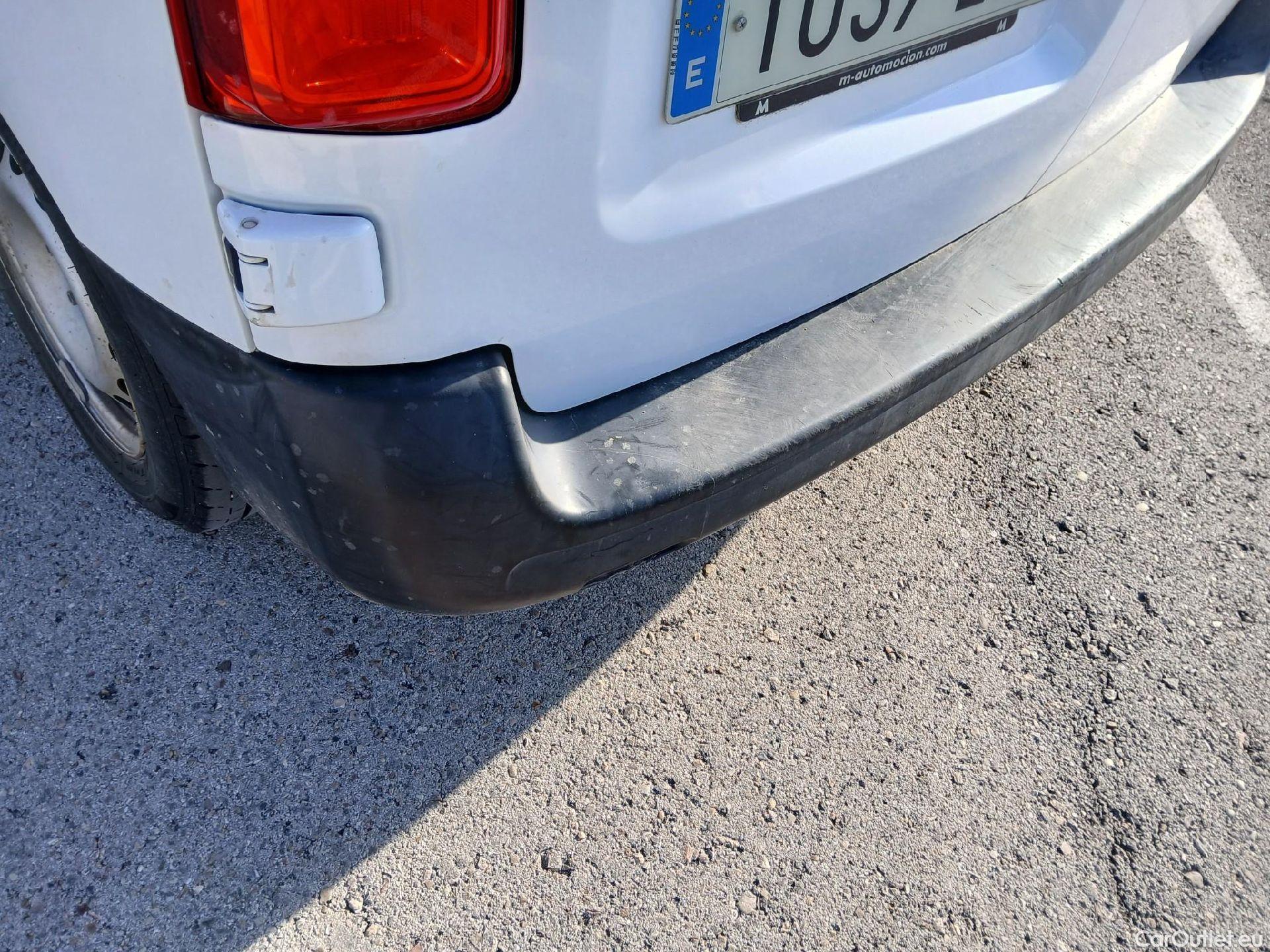  Opel  Vivaro OPEL  / 2019 / 4P / furgón 1.5 Diésel 74kW (100CV) M Std Express (AC2) #36