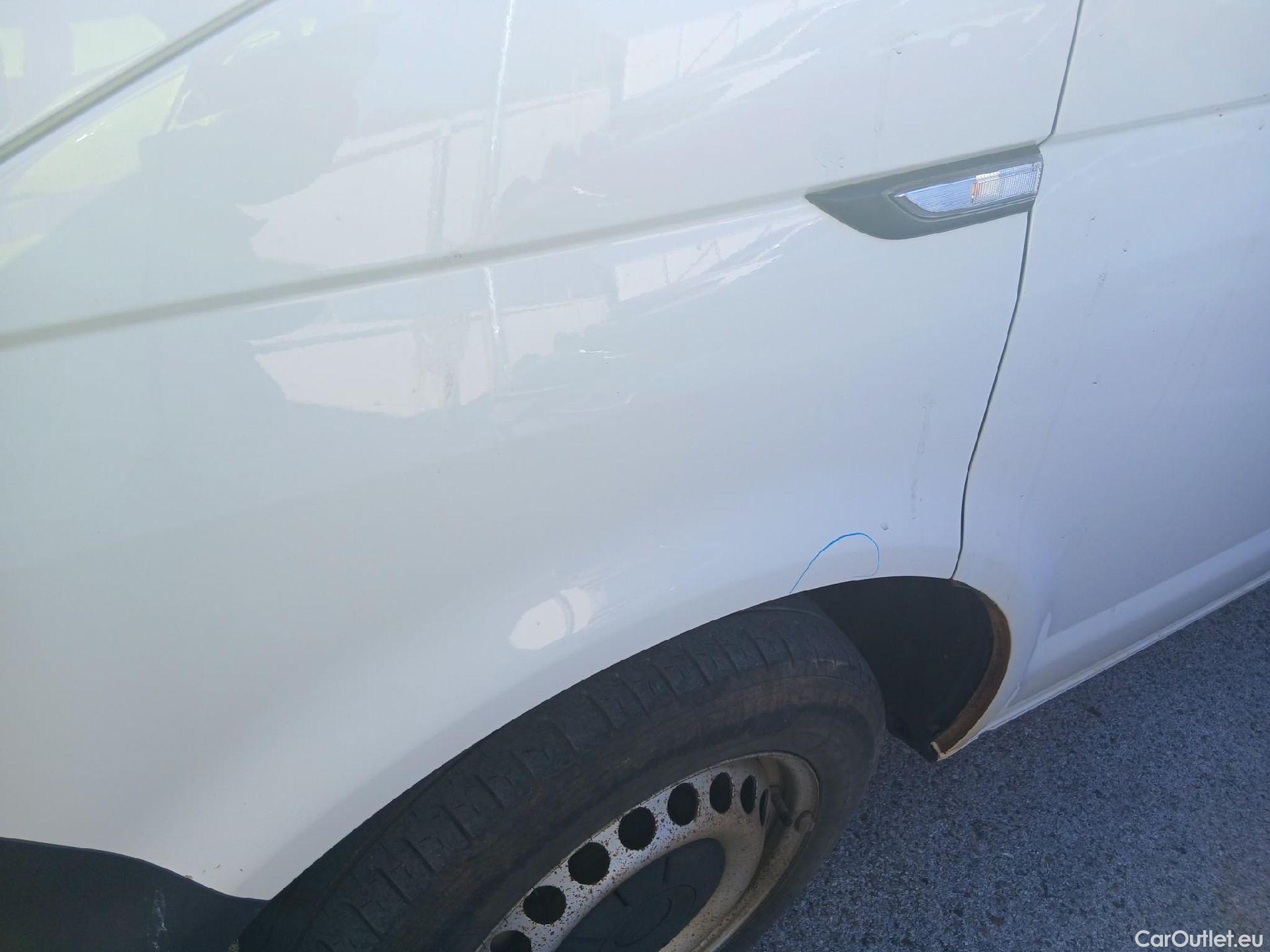  Volkswagen  Transporter VOLKSWAGEN  / 2015 / 4P / furgón Furgón Corto TN 2.0 TDI 110kW BMT 4Mot #25