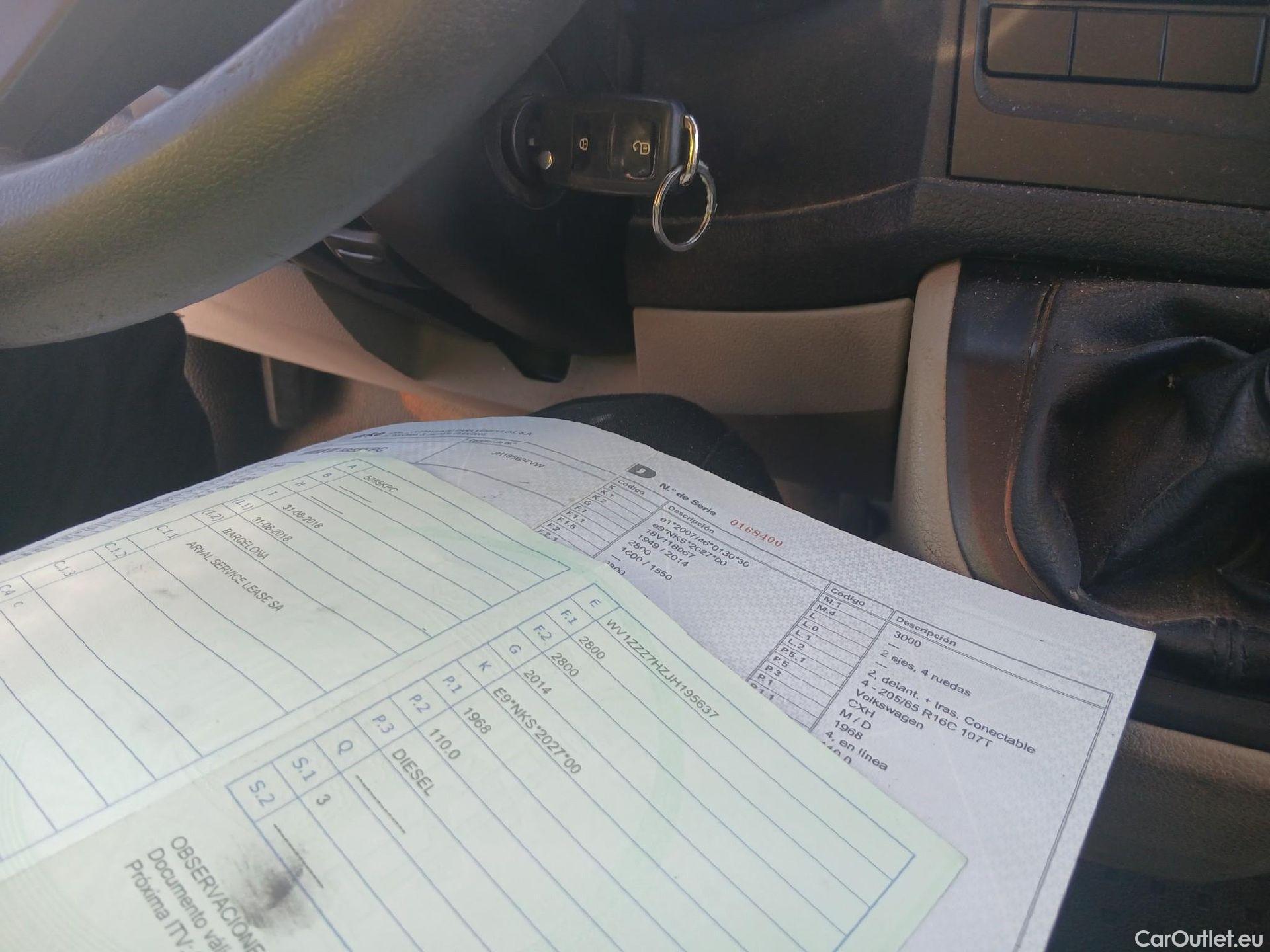  Volkswagen  Transporter VOLKSWAGEN  / 2015 / 4P / furgón Furgón Corto TN 2.0 TDI 110kW BMT 4Mot #1