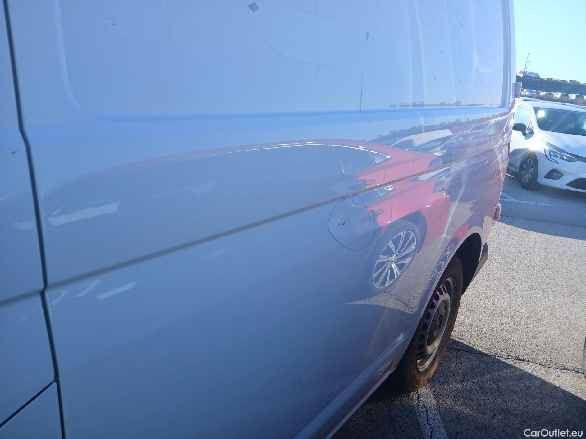  Volkswagen  Transporter VOLKSWAGEN  / 2015 / 4P / furgón Furgón Corto TN 2.0 TDI 110kW BMT 4Mot #28