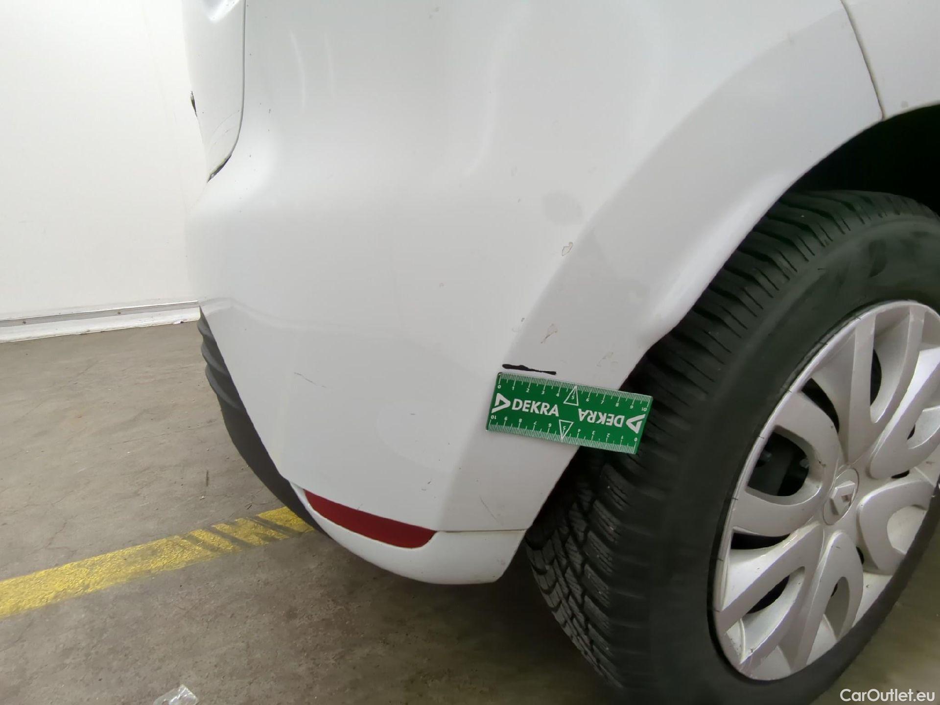  Renault  Clio RENAULT  Société VU 5p Berline Air Medianav dCi 75 - 18 #15