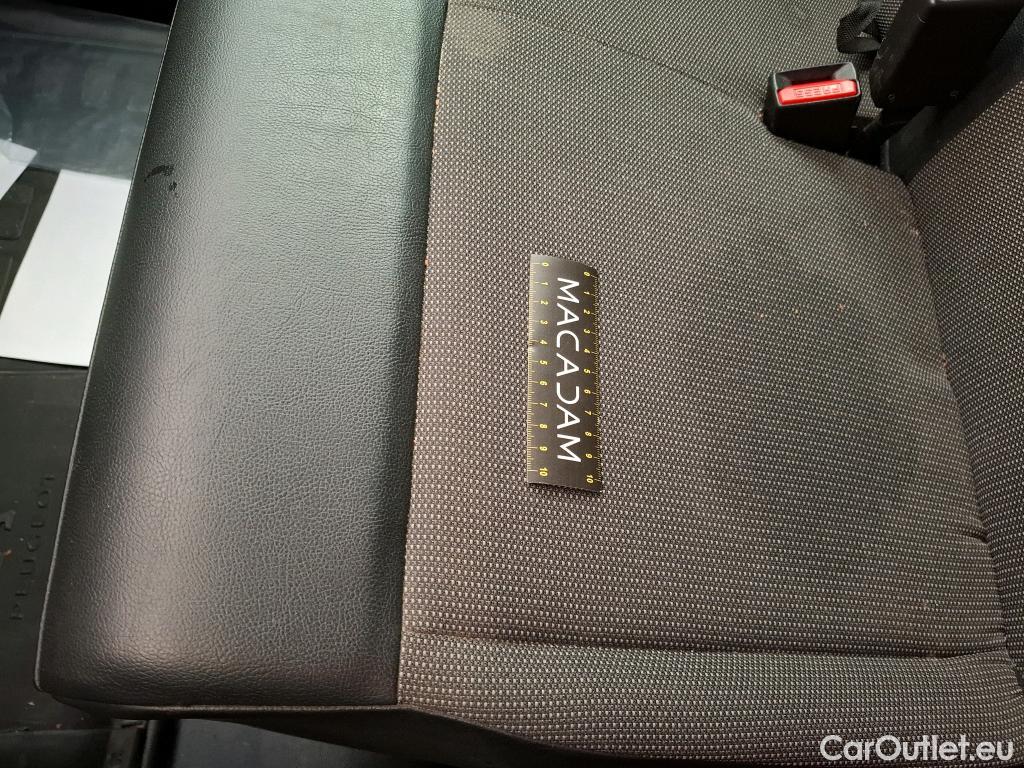  Peugeot  Expert PEUGEOT  / 2016 / 4P / Fourgon tôlé 2.0 BLUEHDI 120 S&S EAT8 STD. Pack Sport(SP) #6