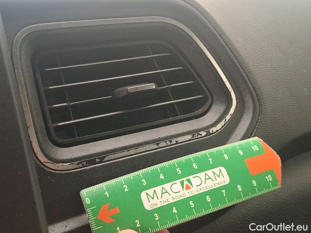  Renault  Master  III Fourgon L2H2 3 3 Grand Confort dCi 135CV BVM6 E6dT #37