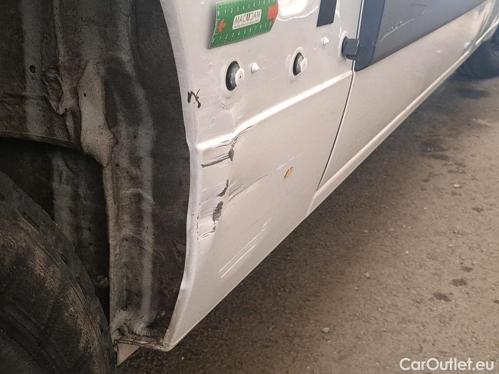  Renault  Master  III Fourgon L2H2 3 3 Grand Confort dCi 135CV BVM6 E6dT #15