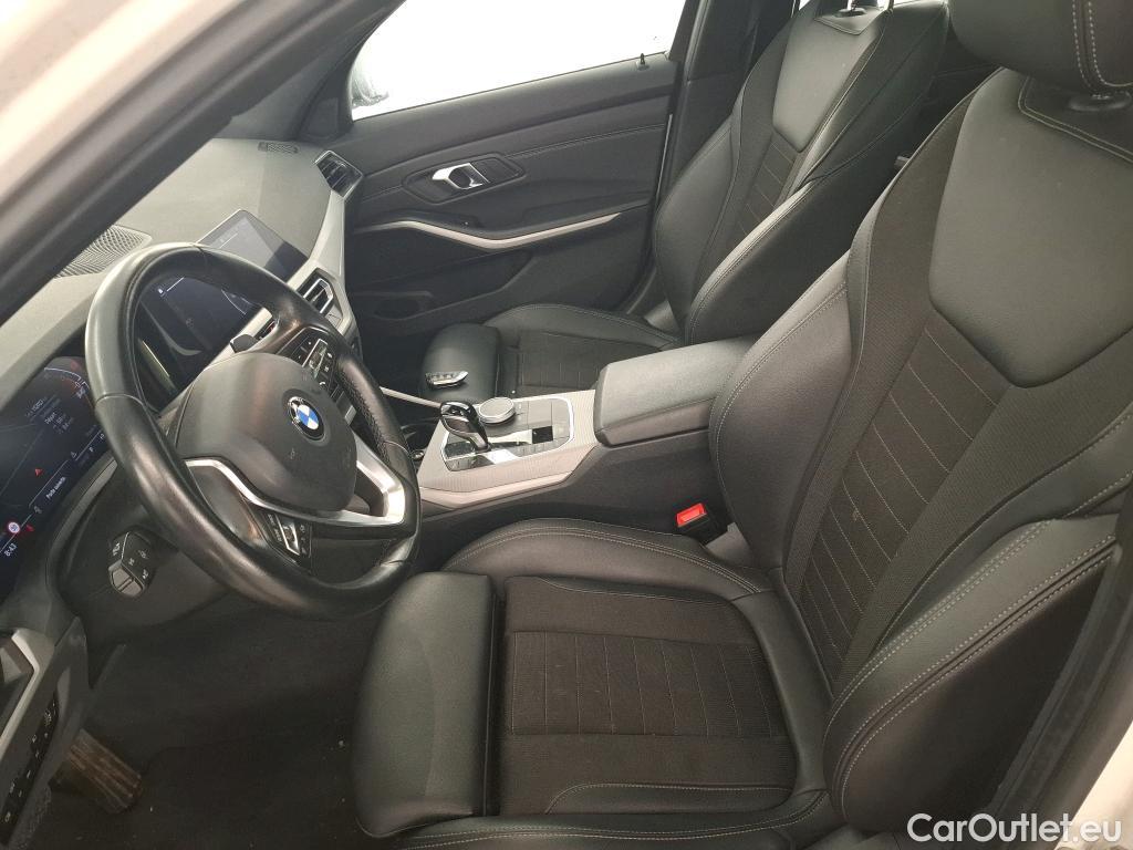  Bmw  Serie 3 BMW Série 3 Touring / 2019 / 5P / Break 320d 190ch Lounge BVA8 #24