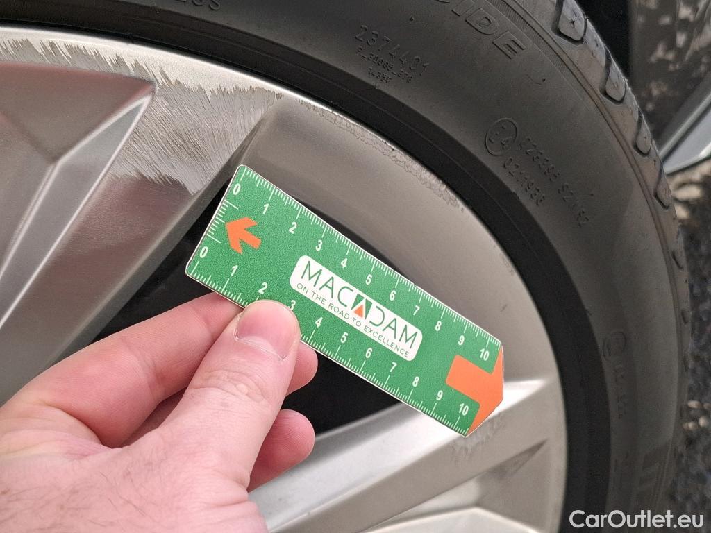  Audi  A4  Berline 35 TDI S line 2.0 TDI 165CV BVA7 E6d #47