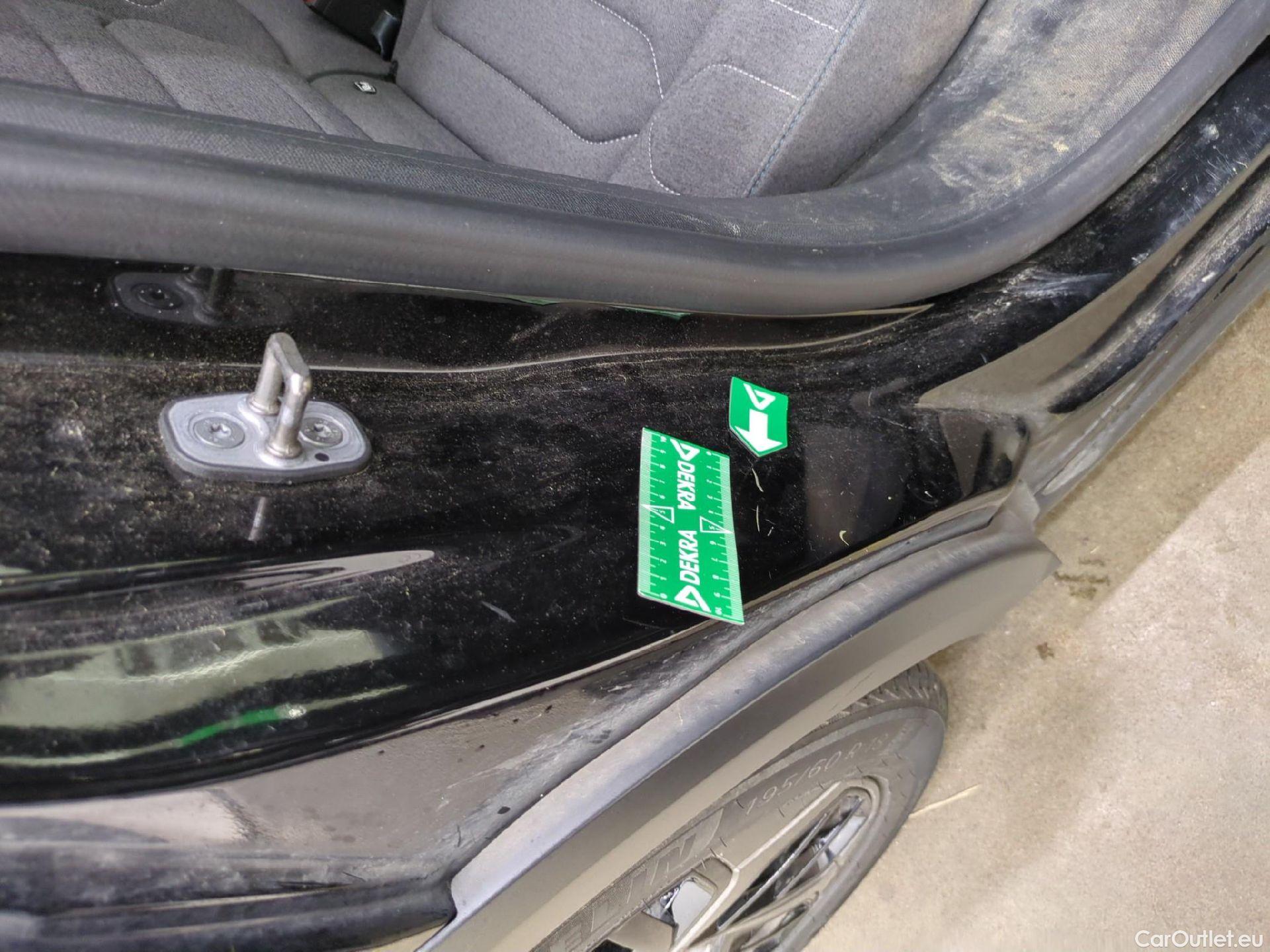  Citroen  C4  Berline Feel Pack 1.5 BlueHDI 130CV BVA8 E6d #24