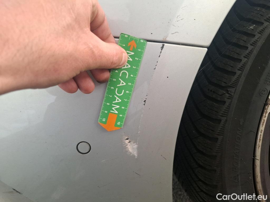  Bmw  Serie 1 BMW Série 1 / 2019 / 5P / Berline 1.5 116I Business Design #19