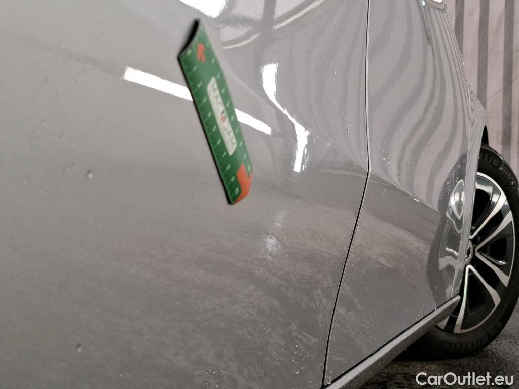  Mercedes  A-Klasse MERCEDES-BENZ Classe A Compact / 2022 / 5P / Berline A 200 Business Line 7G-DCT #4