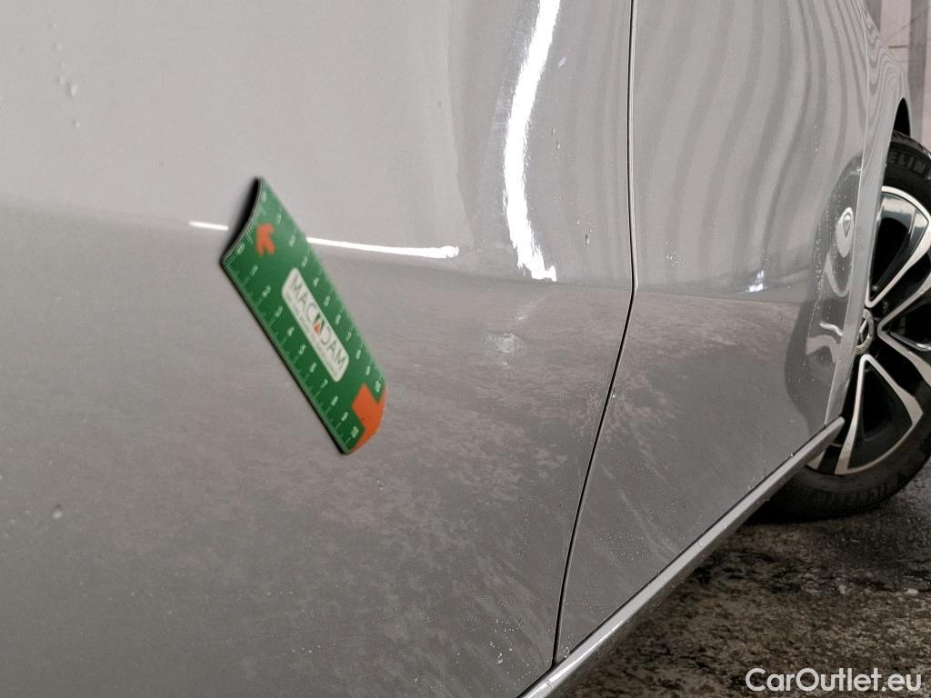  Mercedes  A-Klasse MERCEDES-BENZ Classe A Compact / 2022 / 5P / Berline A 200 Business Line 7G-DCT #2