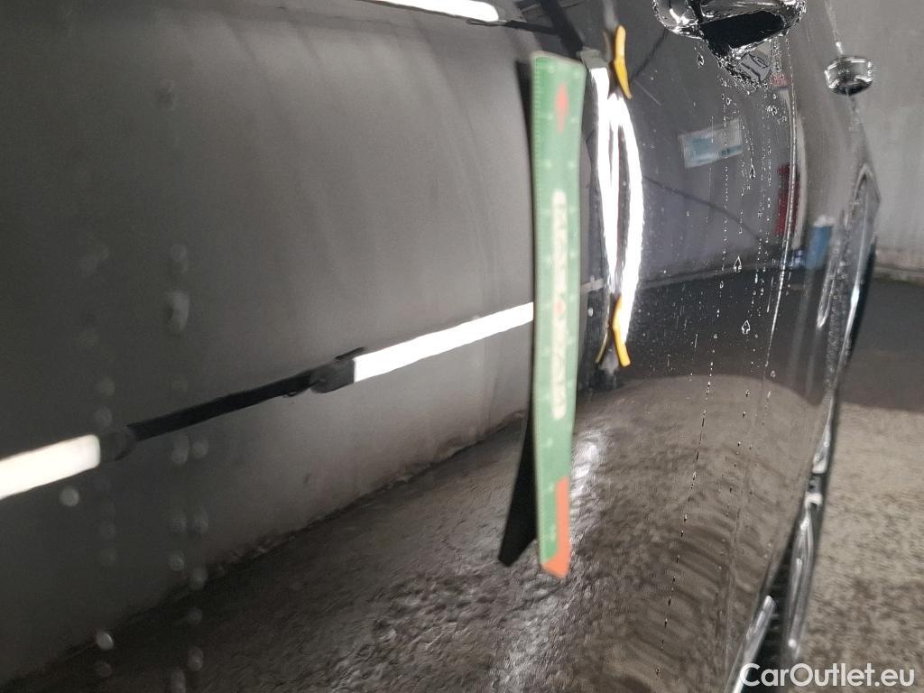  Mercedes  A-Klasse MERCEDES-BENZ Classe A Compact / 2018 / 5P / Berline A 180 d Business Line 8G-DCT #2