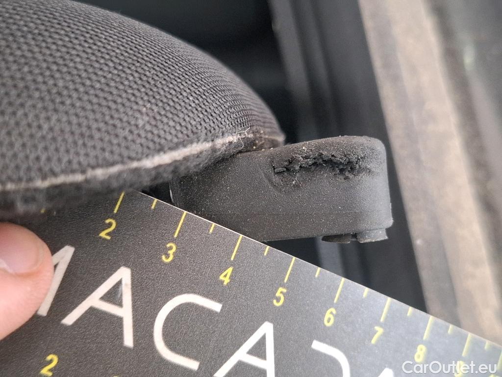  Mercedes  GLA MERCEDES-BENZ  / 2020 / 5P / SUV  200 D AMG LINE DCT #44