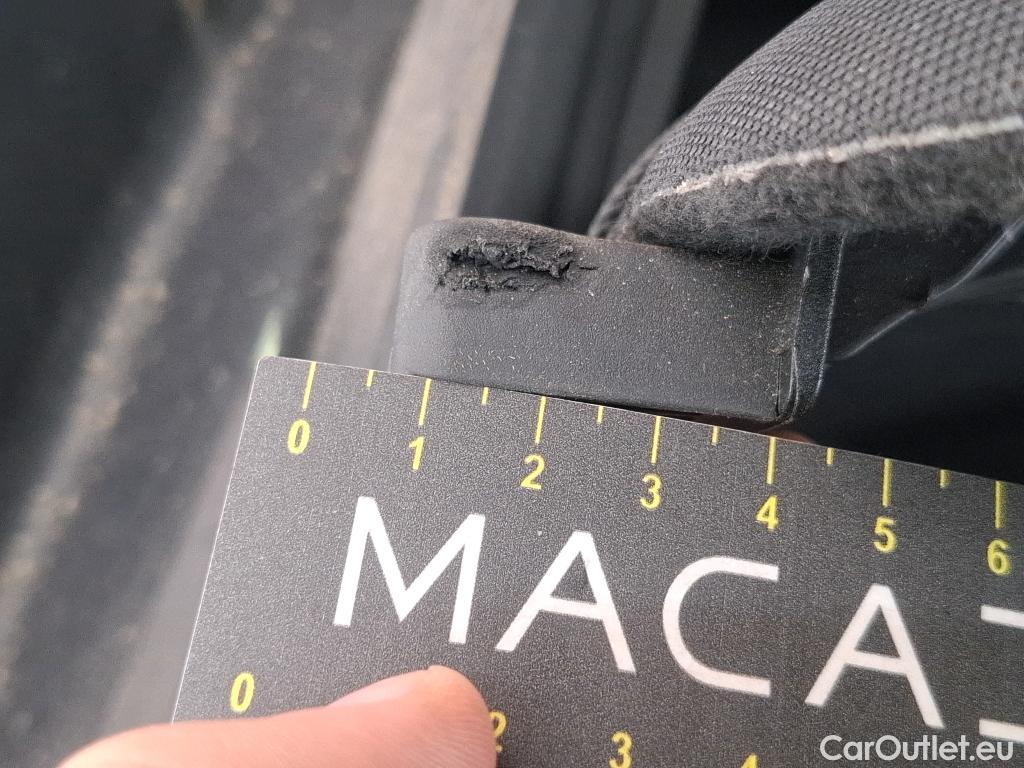  Mercedes  GLA MERCEDES-BENZ  / 2020 / 5P / SUV  200 D AMG LINE DCT #42