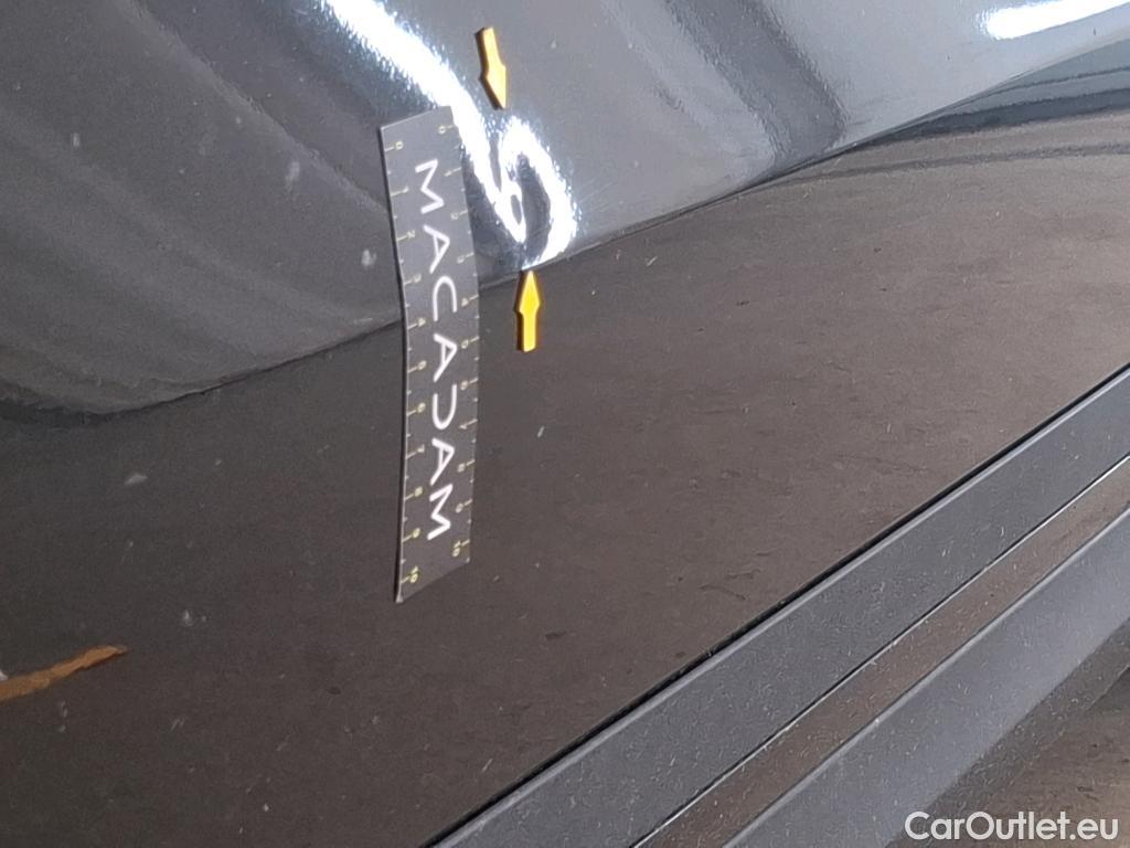  Mercedes  GLA MERCEDES-BENZ  / 2020 / 5P / SUV  200 D AMG LINE DCT #34