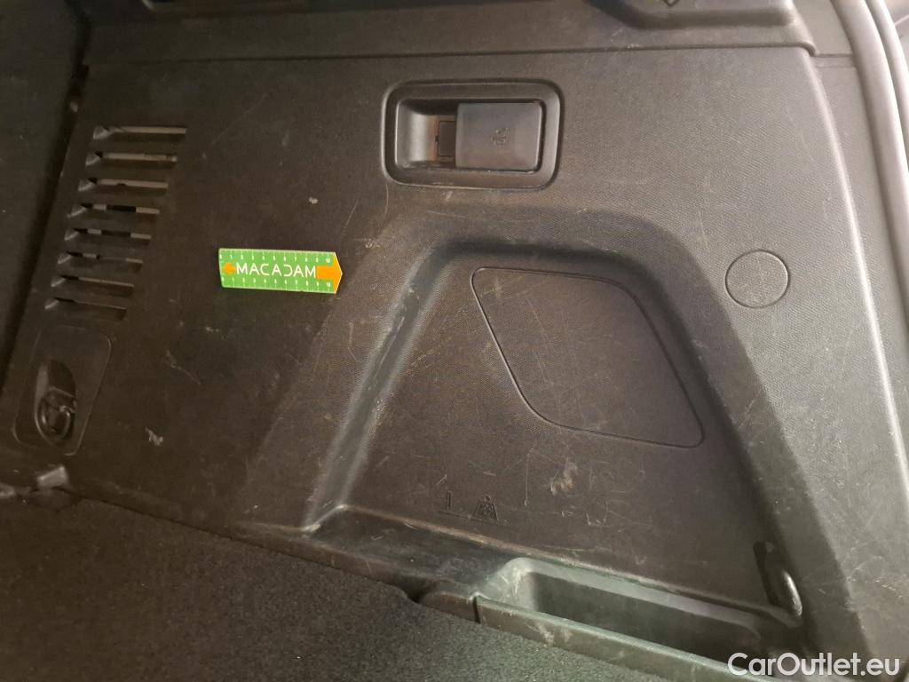  Peugeot  3008  II Allure 1.5 HDi 130CV BVM6 E6d #46