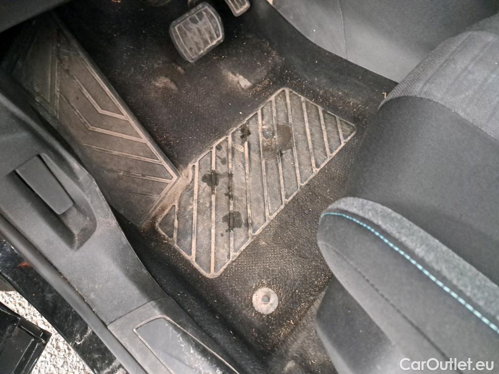  Peugeot  3008  II Active Pack 1.2 PureTech 130CV BVA8 E6d #1